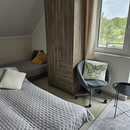 Dom Z Basenem Calorocznym Gostomko