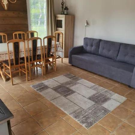 Dom Z Basenem Calorocznym *