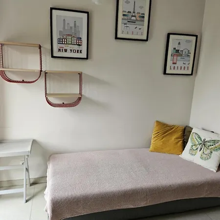 Dom Z Basenem Calorocznym Gostomko