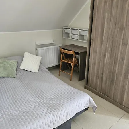 Dom Z Basenem Calorocznym Gostomko