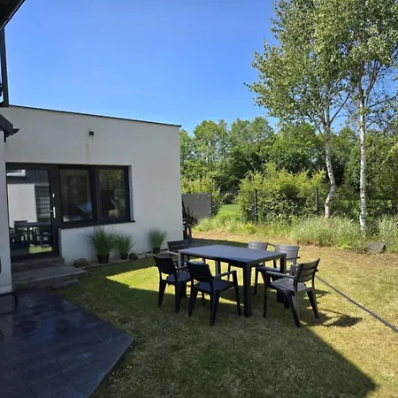 Dom Z Basenem Calorocznym Gostomko