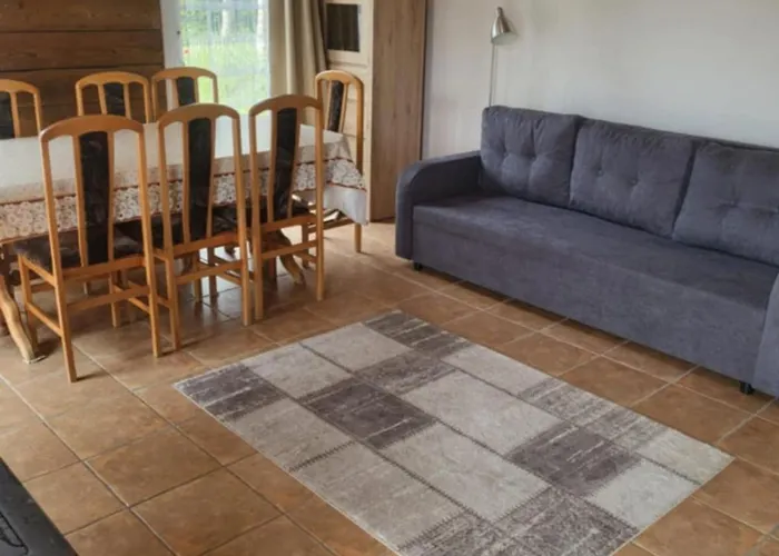 Dom Z Basenem Calorocznym *