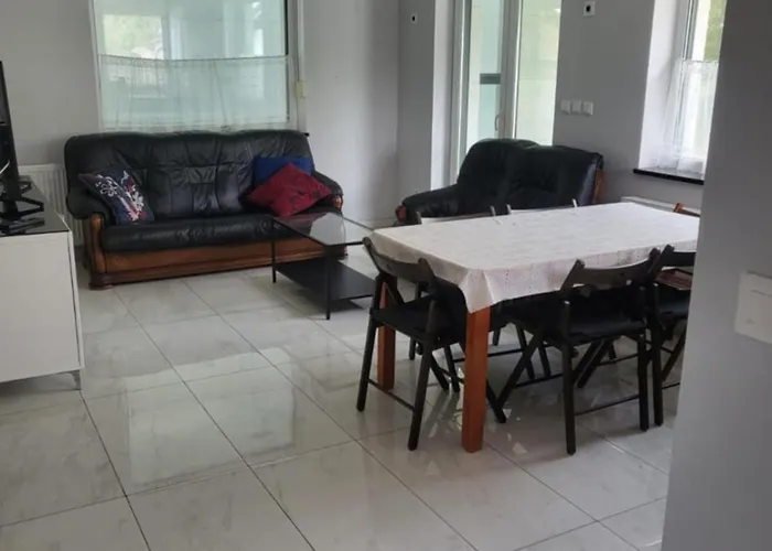 Dom Z Basenem Calorocznym *