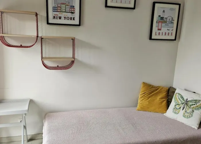 Dom Z Basenem Calorocznym Gostomko