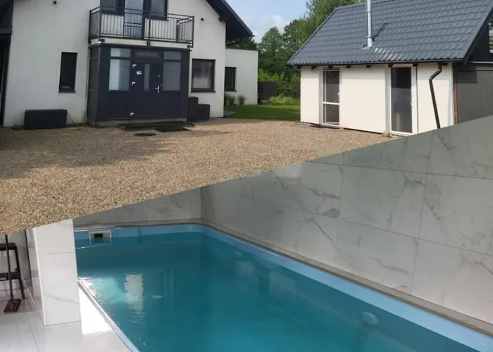 Dom Z Basenem Calorocznym