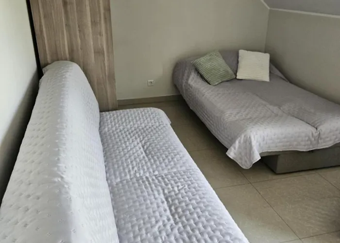 Dom Z Basenem Calorocznym Gostomko